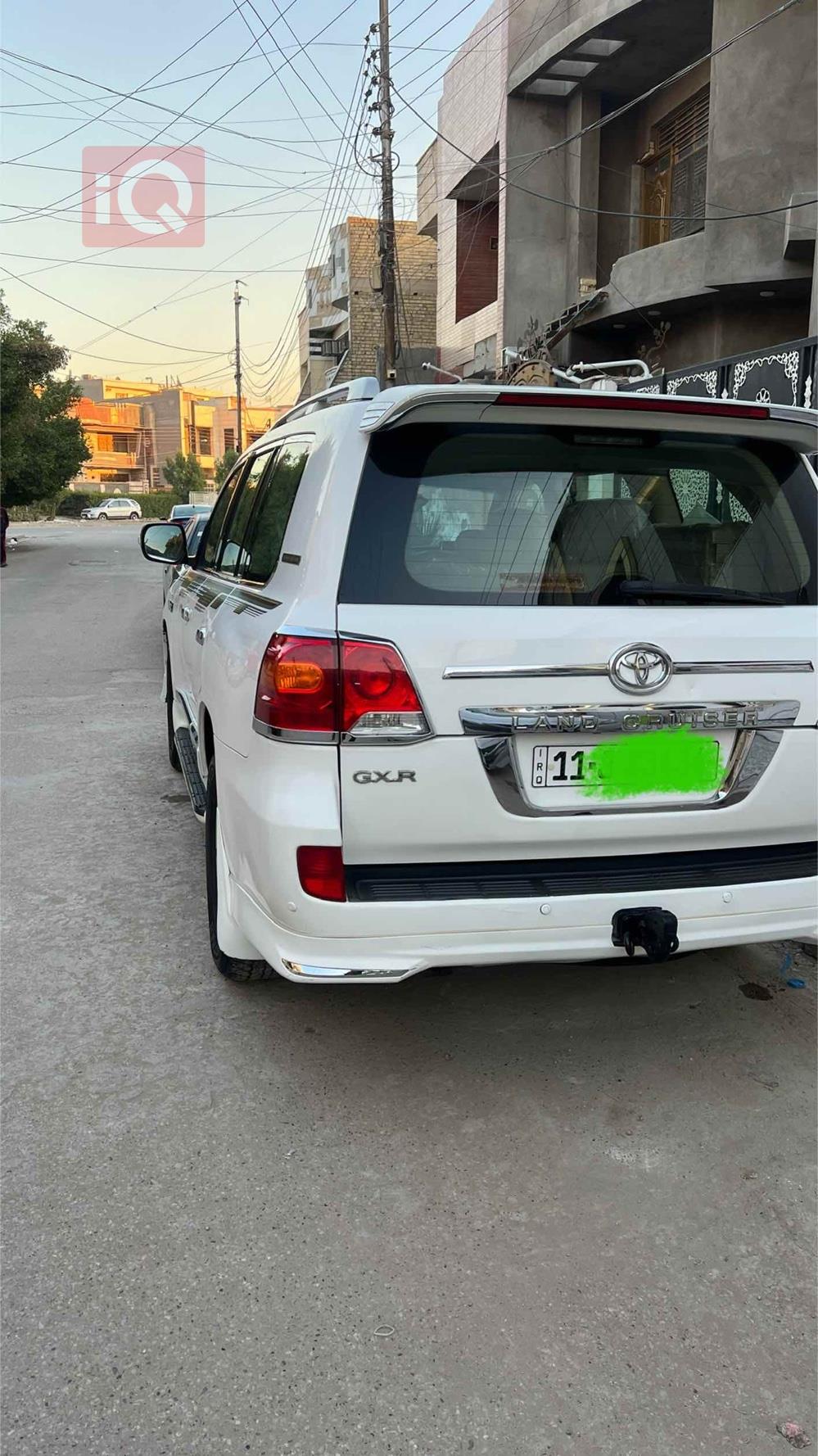 تۆیۆتا لاند کروزەر